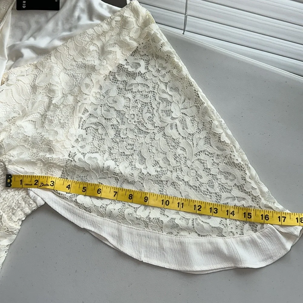 NWT TORRID Cream Lace V-Neck Romper Size 2. - Picture 11 of 16